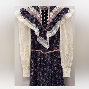 Gunne Sax Cream and Blue floral Fabric